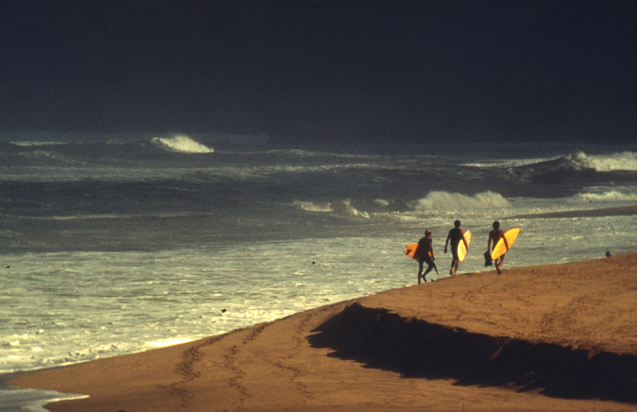 Surfers Polihale State Park Kauai, 1974 Photo Lloyd Godman