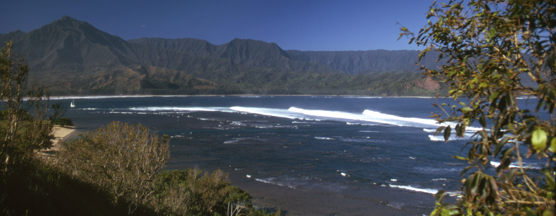 Huge clean swell Hanelai Bay, Kauai, 1974, Lloyd Godman