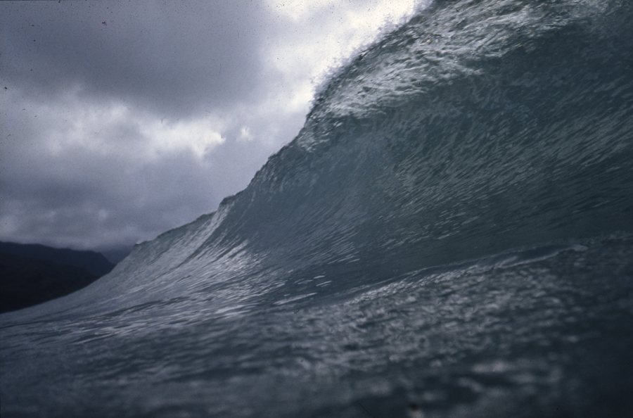 Wave, Hanalei Bay, north shore of Kauaʻi island in Hawaii- 1974 Photo Lloyd Godman