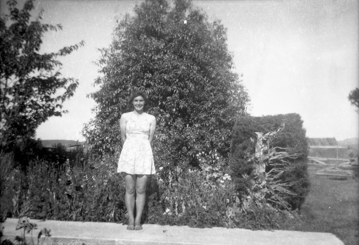 Taieri Palmer ? at the old farm house Taieri Mouth