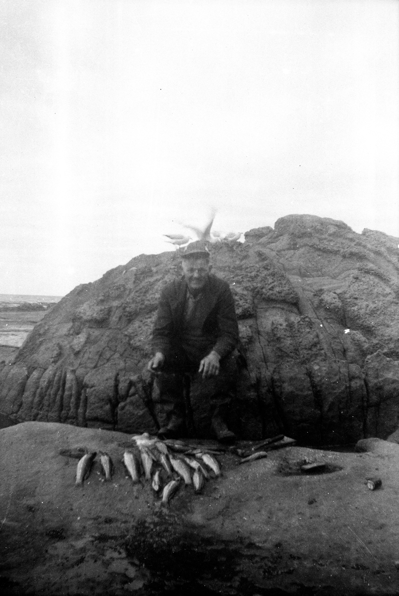 Harold Kindley, after a days fishing Shag Point